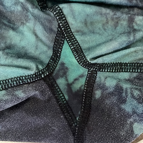 TEEKI Rare Eagle Feather leggings size M 🦅 🪶 💚 - Picture 5 of 5